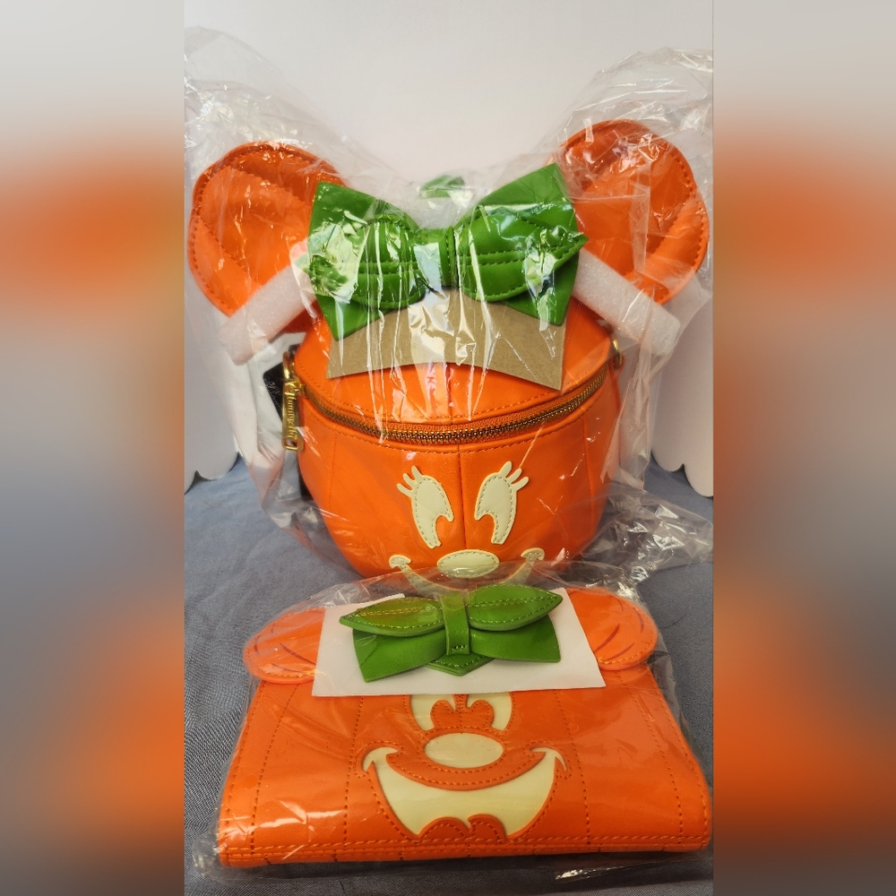 Loungefly Glow Minnie Mouse Pumpkin Bag with Matching Wallet
